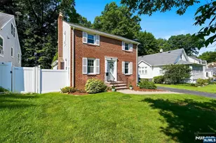 11 Monroe Ave, Roseland, NJ 07068 - Photo 3