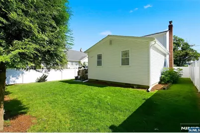 11 Monroe Avenue, Roseland, NJ 07068 - Photo 27