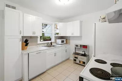 11 Monroe Avenue, Roseland, NJ 07068 - Photo 5