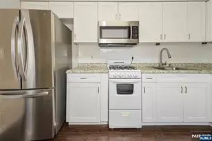 250 Degraw Ave, Teaneck Township, NJ 07666 - Photo 5
