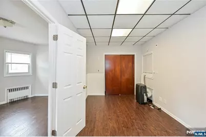 250 Degraw Avenue, Teaneck Township, NJ 07666 - Photo 9