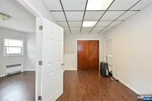 250 Degraw Ave, Teaneck Township, NJ 07666 - Photo 9