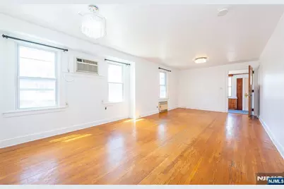 8-02 Henderson Boulevard, Fair Lawn, NJ 07410 - Photo 11
