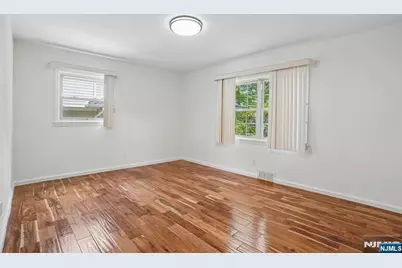 287 Buttonwood Drive, Paramus, NJ 07652 - Photo 13