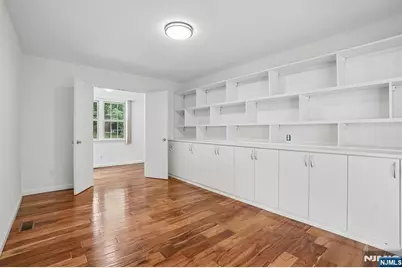 287 Buttonwood Drive, Paramus, NJ 07652 - Photo 5