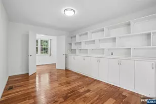 287 Buttonwood Dr, Paramus, NJ 07652 - Photo 5
