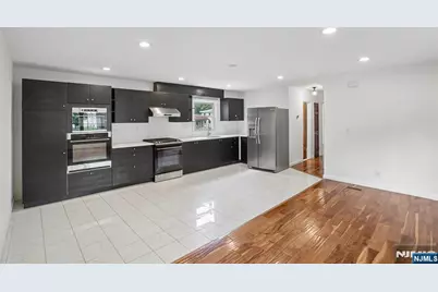 287 Buttonwood Drive, Paramus, NJ 07652 - Photo 3