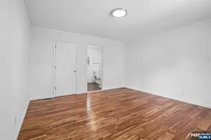 287 Buttonwood Dr, Paramus, NJ 07652 - Photo 9
