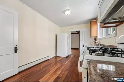 21 Broughton Avenue 1 #1, Bloomfield, NJ 07003 - Photo 7
