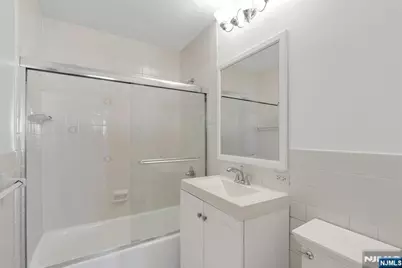 2000 Linwood Avenue 7K #7K, Fort Lee, NJ 07024 - Photo 19