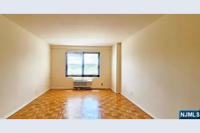 2348 Linwood Avenue 4M #4M, Fort Lee, NJ 07024 - Photo 11
