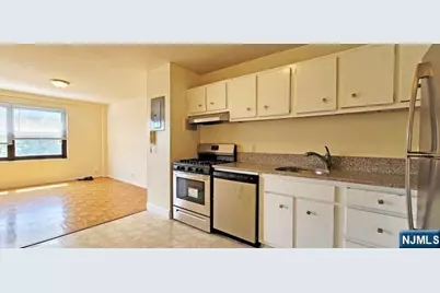 2348 Linwood Avenue 4M #4M, Fort Lee, NJ 07024 - Photo 7