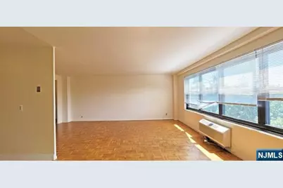 2348 Linwood Avenue 4M #4M, Fort Lee, NJ 07024 - Photo 5
