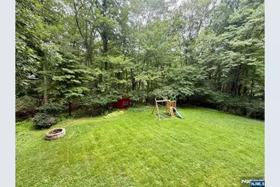 60 Eileen Drive, Mahwah, NJ 07430 - Photo 17