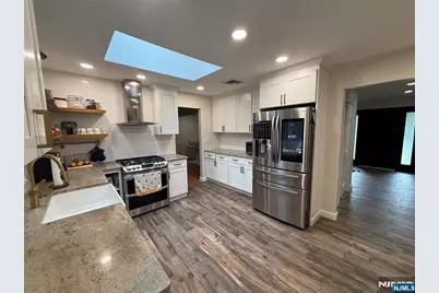 60 Eileen Drive, Mahwah, NJ 07430 - Photo 3