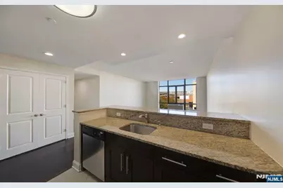 29 1st Street 505 #505, Hackensack, NJ 07601 - Photo 3
