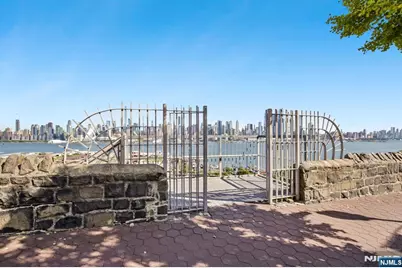 849 Boulevard 4D #4D, Weehawken, NJ 07086 - Photo 31