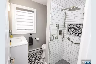 136 Stefanic Avenue 2 #2, Elmwood Park, NJ 07407 - Photo 9