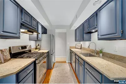 3404 Whittier Court, Mahwah, NJ 07430 - Photo 7