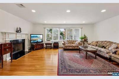 312B 13th Street 2 #2, Palisades Park, NJ 07650 - Photo 7