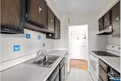 44 S Main Street 6J #6J, Lodi, NJ 07644 - Photo 17