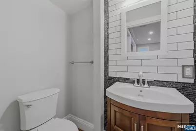 198 Preston Street, Ridgefield Park, NJ 07660 - Photo 9