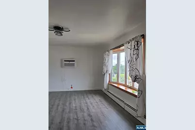 424 4th Street 2nd/F #2nd/F, Palisades Park, NJ 07650 - Photo 3