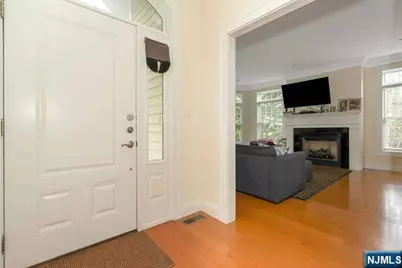 25 E Linden Avenue, Englewood, NJ 07631 - Photo 3