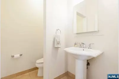 25 E Linden Avenue, Englewood, NJ 07631 - Photo 9
