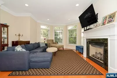 25 E Linden Avenue, Englewood, NJ 07631 - Photo 5