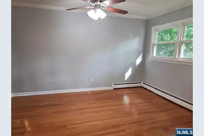 18 English Avenue 2 #2, Elmwood Park, NJ 07407 - Photo 7