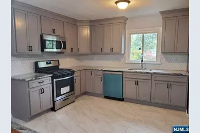 18 English Avenue 2 #2, Elmwood Park, NJ 07407 - Photo 1