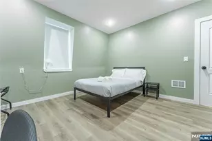 283 King Blvd, Newark, NJ 07102 - Photo 15