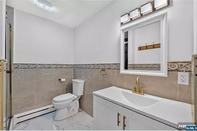 427 Kennedy Drive, Fairview, NJ 07022 - Photo 35
