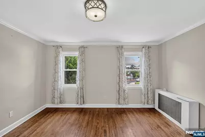 427 Kennedy Drive, Fairview, NJ 07022 - Photo 19