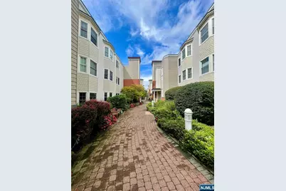 325 The Promenade 325 #325, Edgewater, NJ 07020 - Photo 21