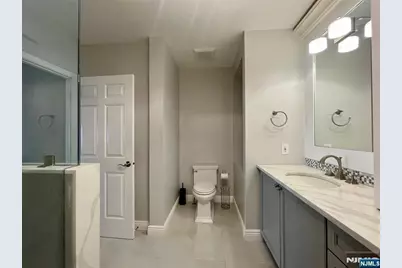 325 The Promenade 325 #325, Edgewater, NJ 07020 - Photo 13