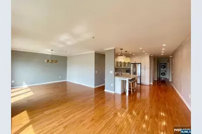 325 The Promenade 325 #325, Edgewater, NJ 07020 - Photo 9