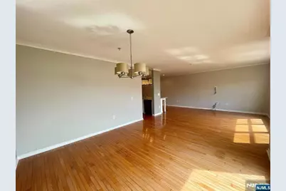 325 The Promenade 325 #325, Edgewater, NJ 07020 - Photo 7