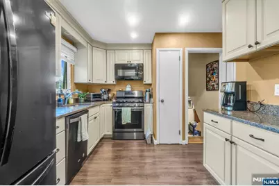 10 Overlook Avenue, Emerson, NJ 07630 - Photo 11