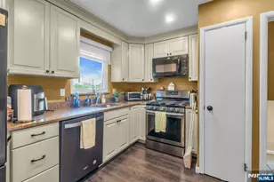 10 Overlook Ave, Emerson, NJ 07630 - Photo 13
