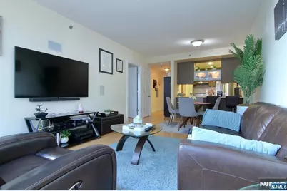 10 Regent Street 602 #602, Jersey City, NJ 07302 - Photo 3