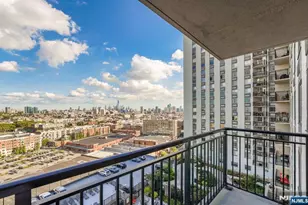 100 Manhattan Ave 708, Jersey City, NJ 07087 - Photo 13