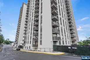 100 Manhattan Ave 708, Jersey City, NJ 07087 - Photo 35