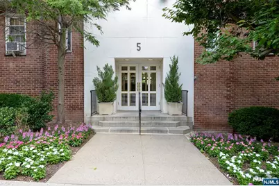 5 Roosevelt Place 5C #5C, Montclair, NJ 07042 - Photo 13