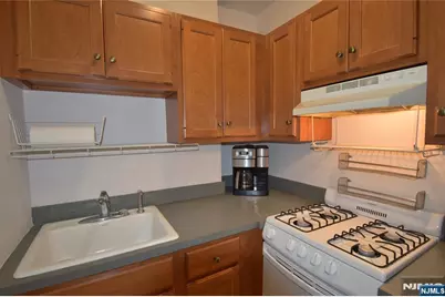 5 Roosevelt Place 5C #5C, Montclair, NJ 07042 - Photo 3
