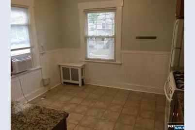 58 Buena Vista Avenue 2 #2, Hawthorne, NJ 07506 - Photo 5