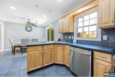 361 Walthery Avenue, Ridgewood, NJ 07450 - Photo 7