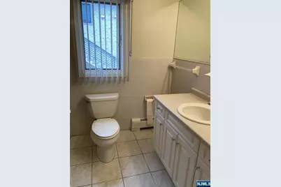 843 Pleasantview Terrace 2 #2, Ridgefield, NJ 07657 - Photo 7