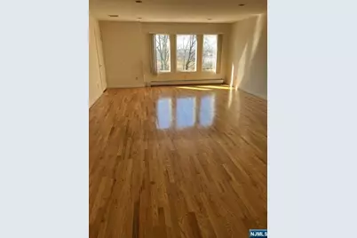 843 Pleasantview Terrace 2 #2, Ridgefield, NJ 07657 - Photo 3